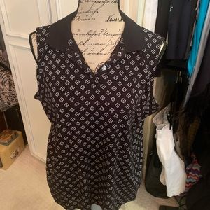 Sleeveless, collared golf shirt